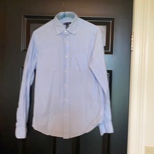 Gap blue classic fit button down shirt. Never worn. Just laundered.